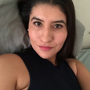 Meet your Posher, Claudia